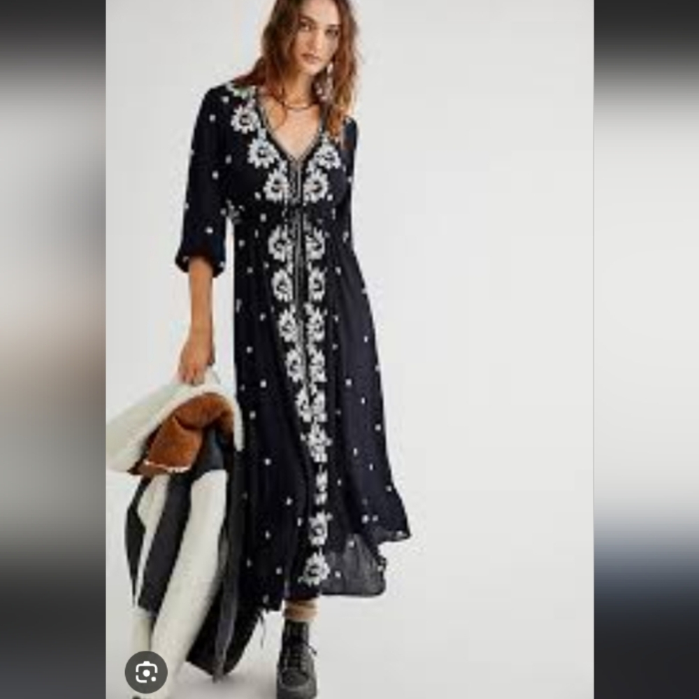 Free People Navy Floral Long Sleeve Dress.Pit To Pit 19" - Picture 2 of 9